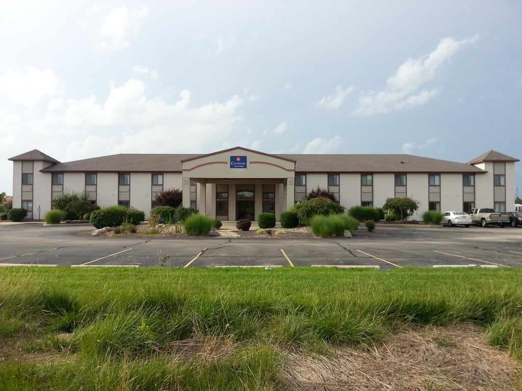 Centerstone Inn & Suites Carlyle מראה חיצוני תמונה