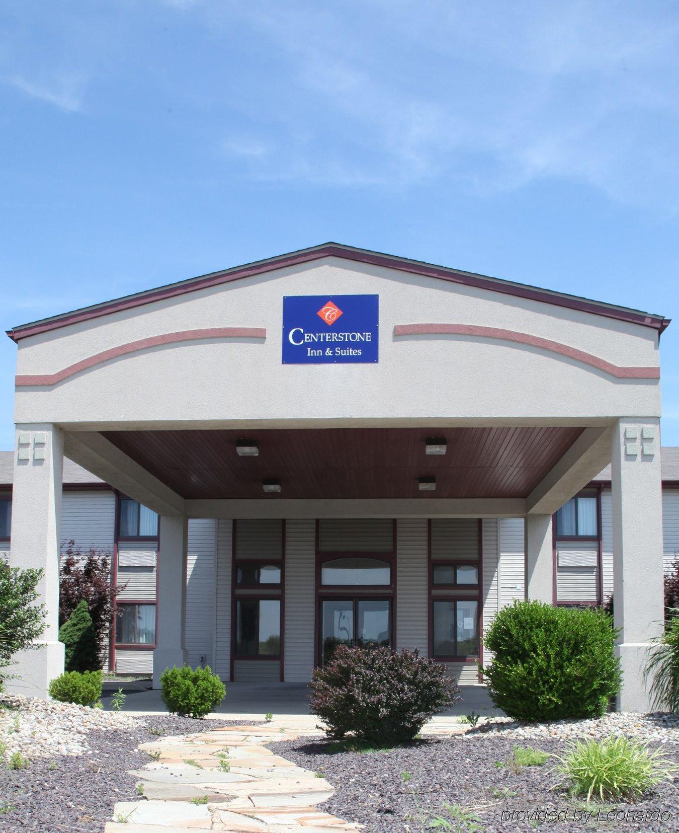 Centerstone Inn & Suites Carlyle מראה חיצוני תמונה