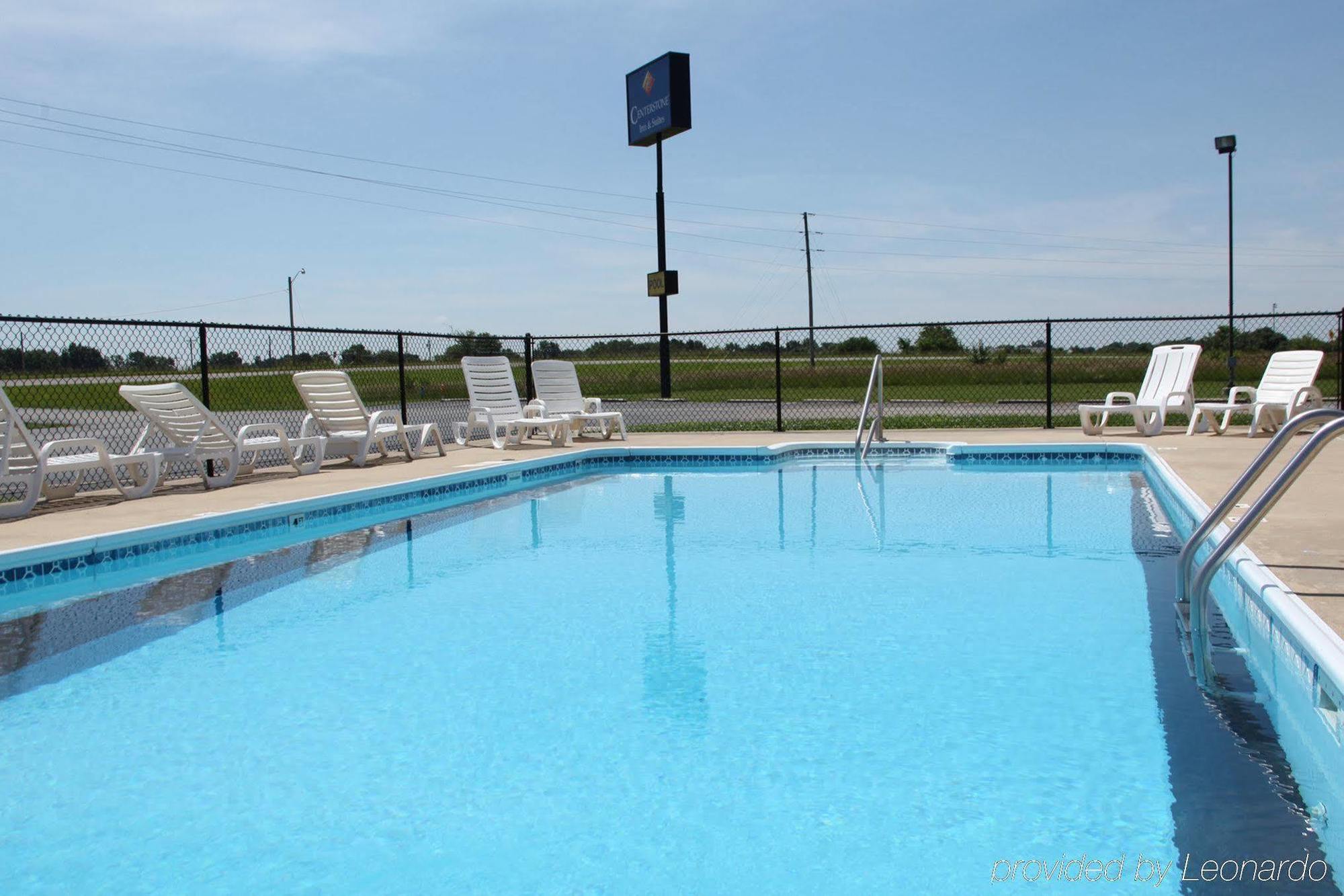 Centerstone Inn & Suites Carlyle מראה חיצוני תמונה